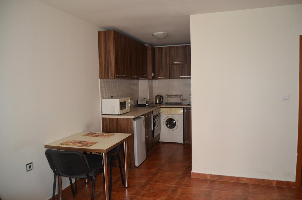Ferienwohnung Downtown Studio Warna Exterior foto