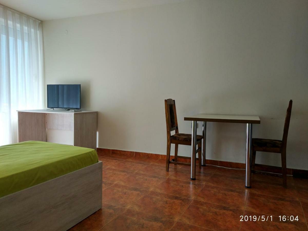 Ferienwohnung Downtown Studio Warna Exterior foto